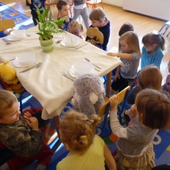 Średniaki potrafią zachować się przy stole :)